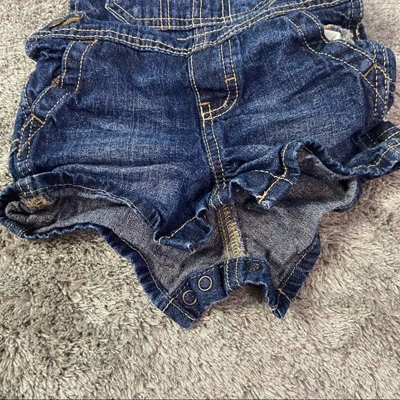 Osh Kosh overall shorts 9months - Picture 4 of 4